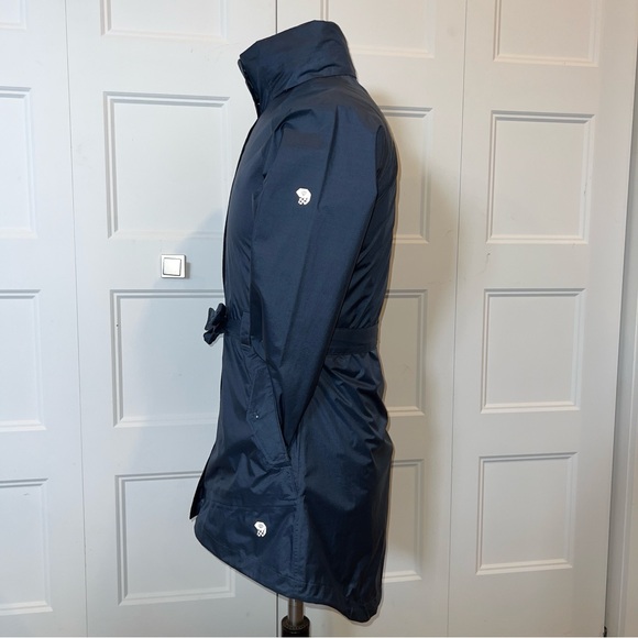 Mountain Hardware 3/4 rain jacket in super condition!!!! - Picture 4 of 15